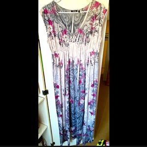 Apt. 9 Sublimation Embellished Dress Size Medium EUC